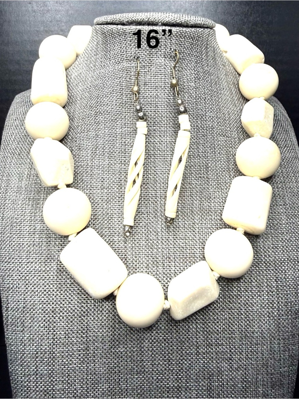 87. Classic Cream Bead Necklace & Earrings Set